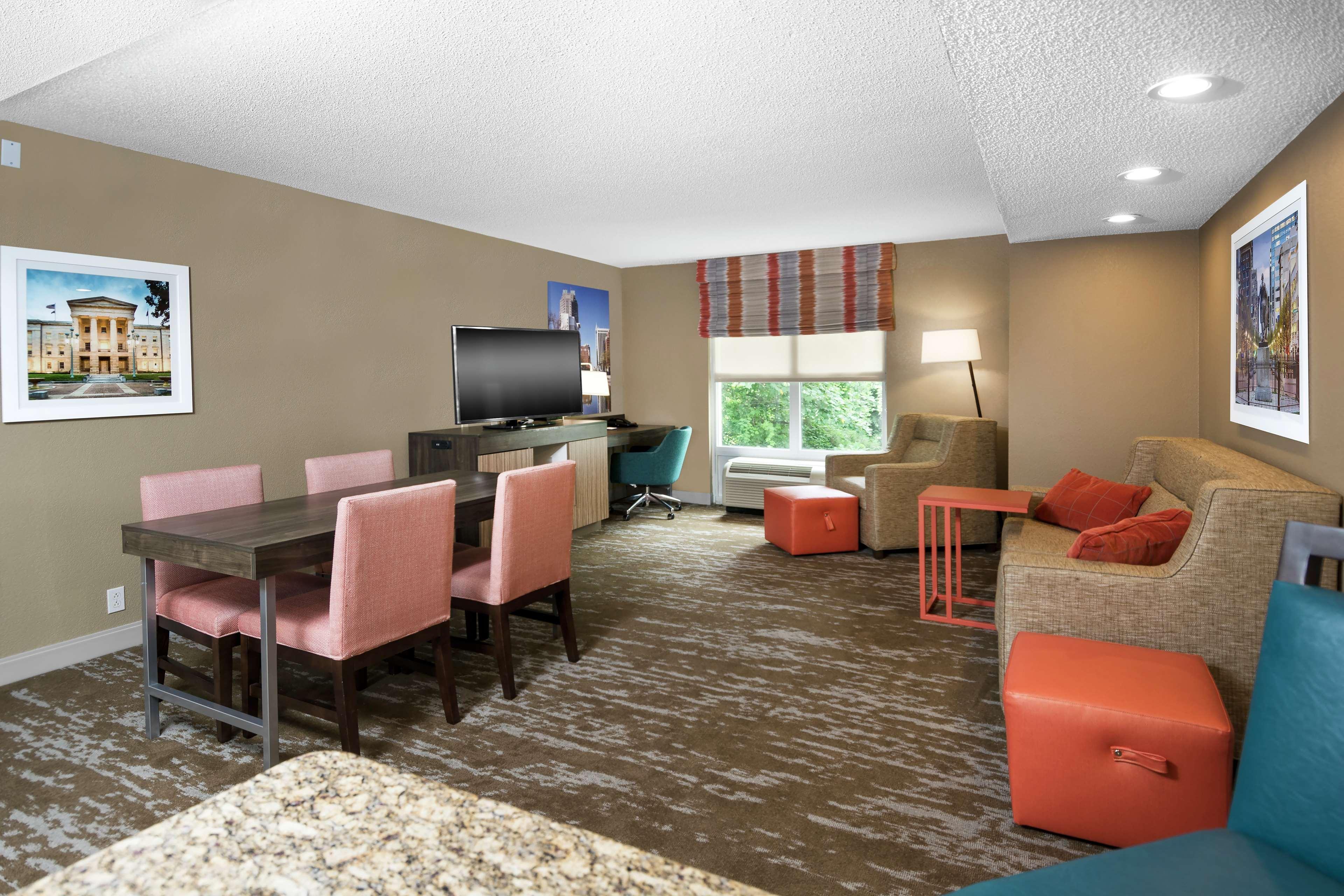 Hampton Inn & Suites Raleigh Cary Lenovo Center Exterior foto